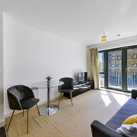 Luxe 1 Bed Flat 5 Mins To Stratford - Free Parking Διαμέρισμα Λονδίνο Εξωτερικό φωτογραφία