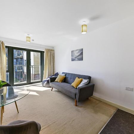 Luxe 1 Bed Flat 5 Mins To Stratford - Free Parking Διαμέρισμα Λονδίνο Εξωτερικό φωτογραφία