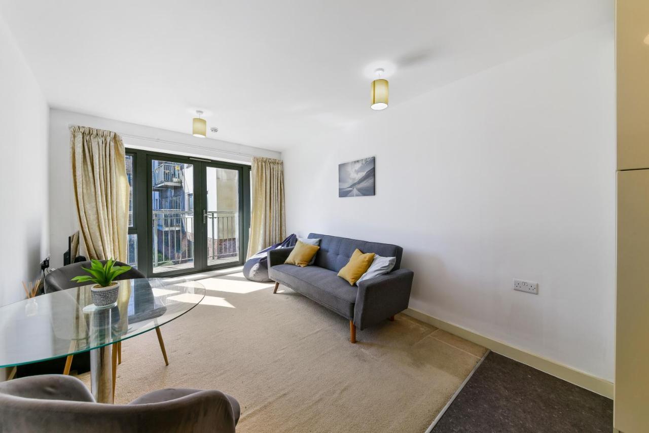 Luxe 1 Bed Flat 5 Mins To Stratford - Free Parking Διαμέρισμα Λονδίνο Εξωτερικό φωτογραφία